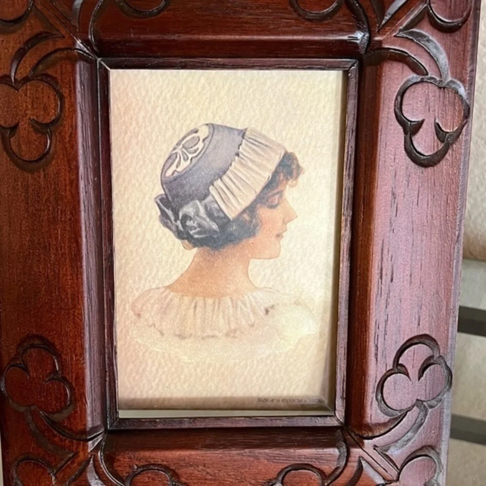Wood Frame Etched Flowers Cherry Finish Holds 4 x 6 Photos Picture Frame New